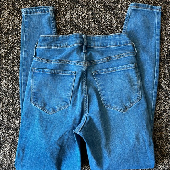 Old Navy high-rise Rockstar super skinny jeans - Picture 4 of 4